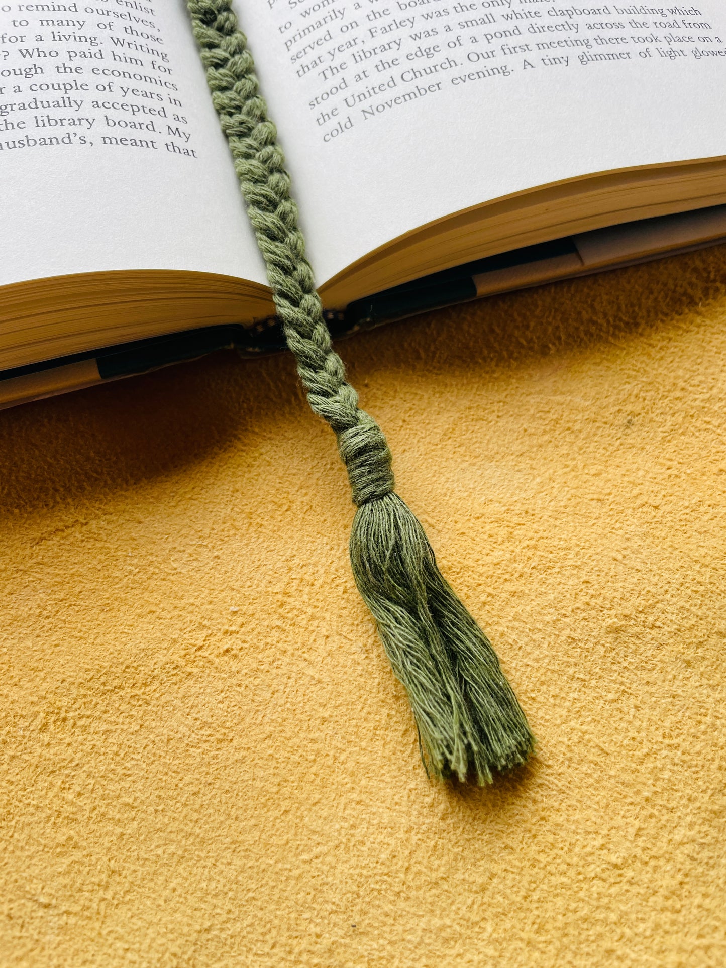 Macramé Bookmark · Forest Green · Light Brown Beads · 10.5"