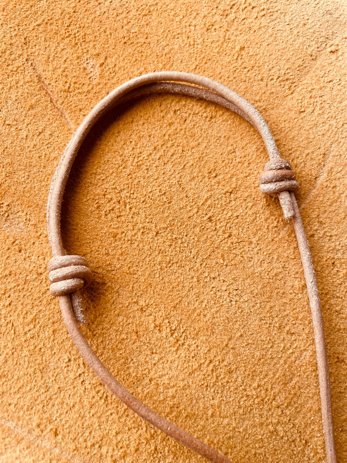 Ring Keeper · Leather (3mm) · Natural  · Carabiner (sm) · Black