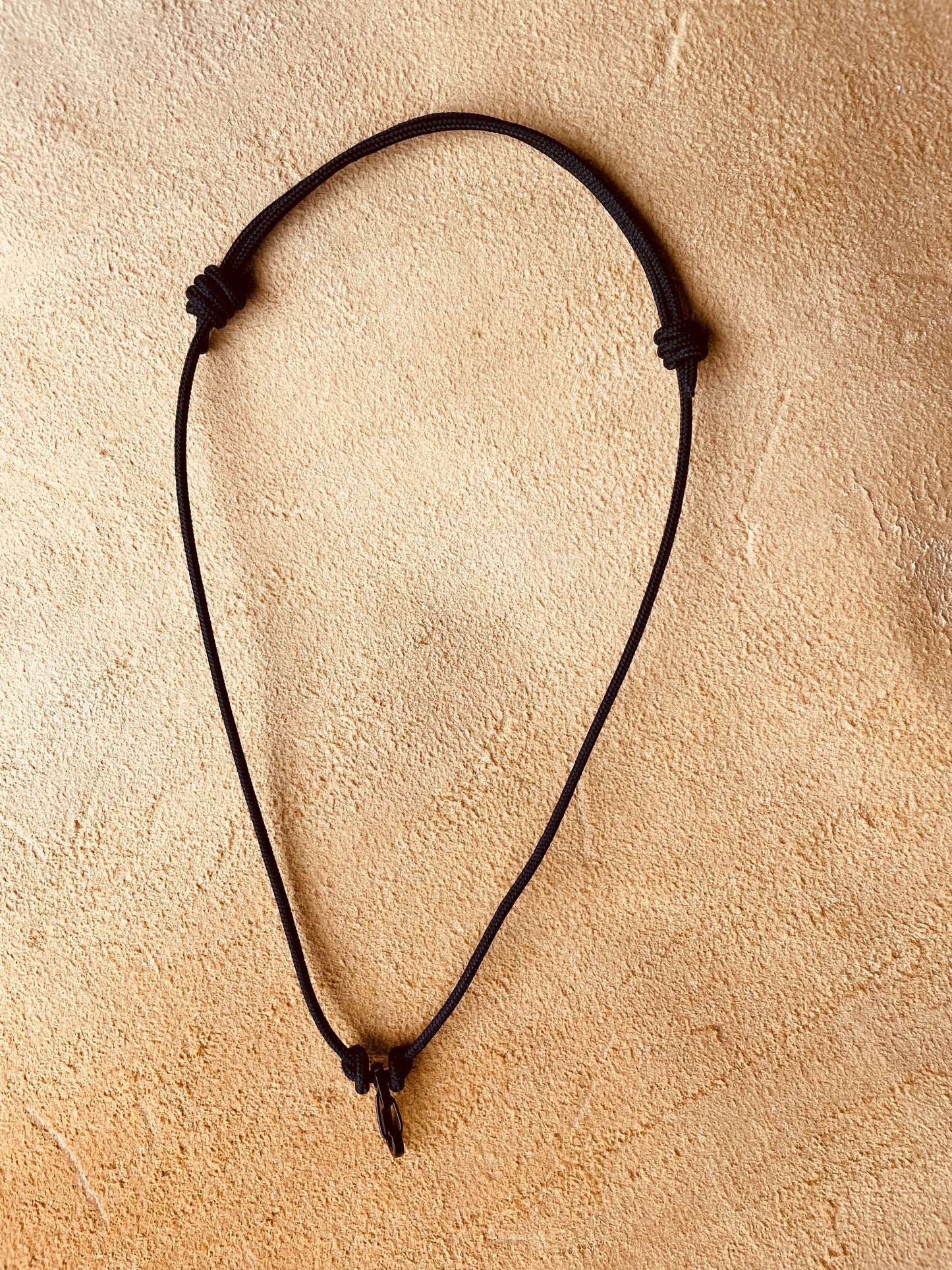 Ring Keeper · Paracord (3mm) · Black  · Carabiner (sm) · Black