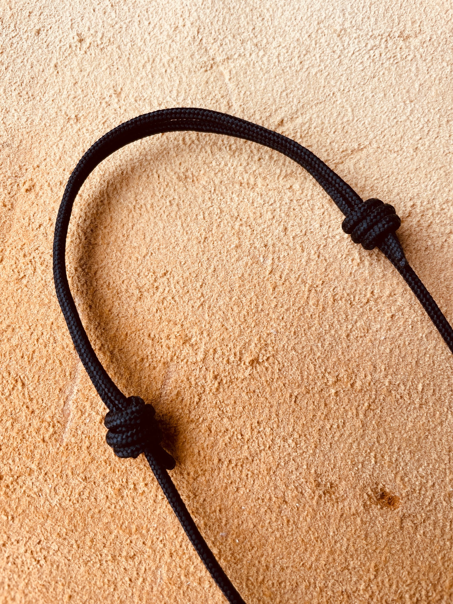 Ring Keeper · Paracord (3mm) · Black  · Carabiner (sm) · Black