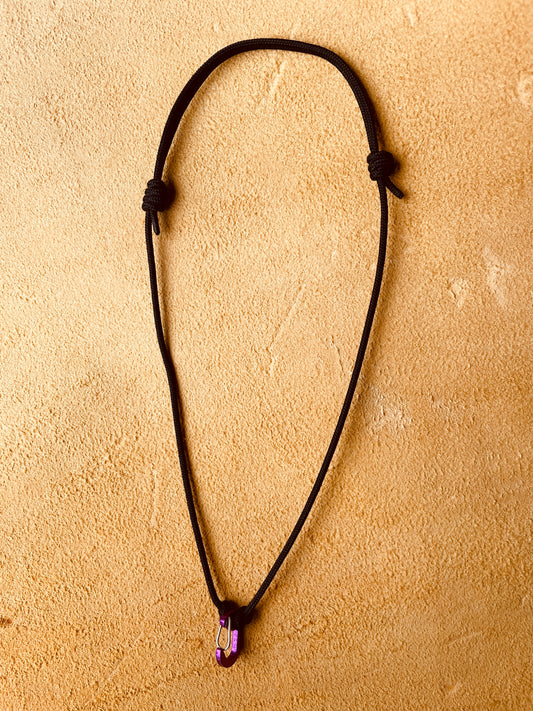 Ring Keeper · Paracord (3mm) · Black  · Carabiner (m) · Metallic Grape