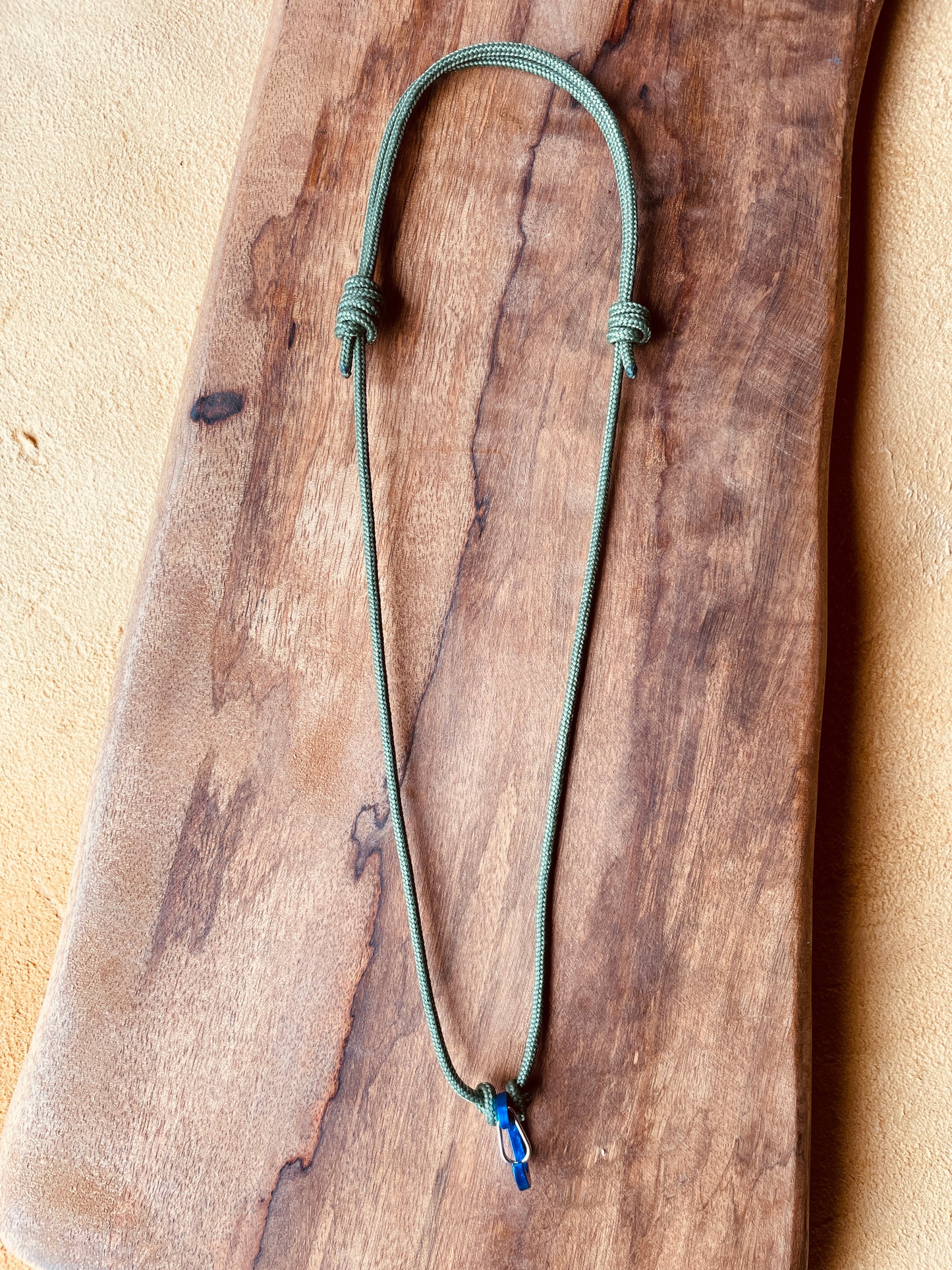 Ring Keeper · Paracord (3mm) · Forest Green  · Carabiner (m) · Metallic Blueberry