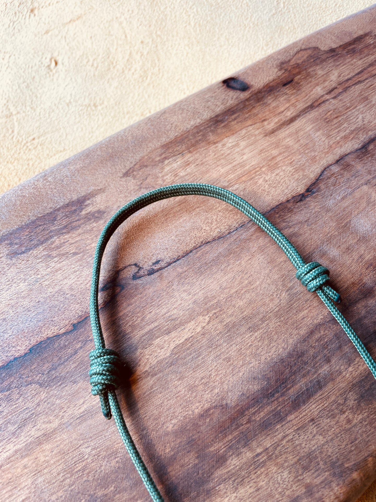 Ring Keeper · Paracord (3mm) · Forest Green  · Carabiner (m) · Metallic Blueberry