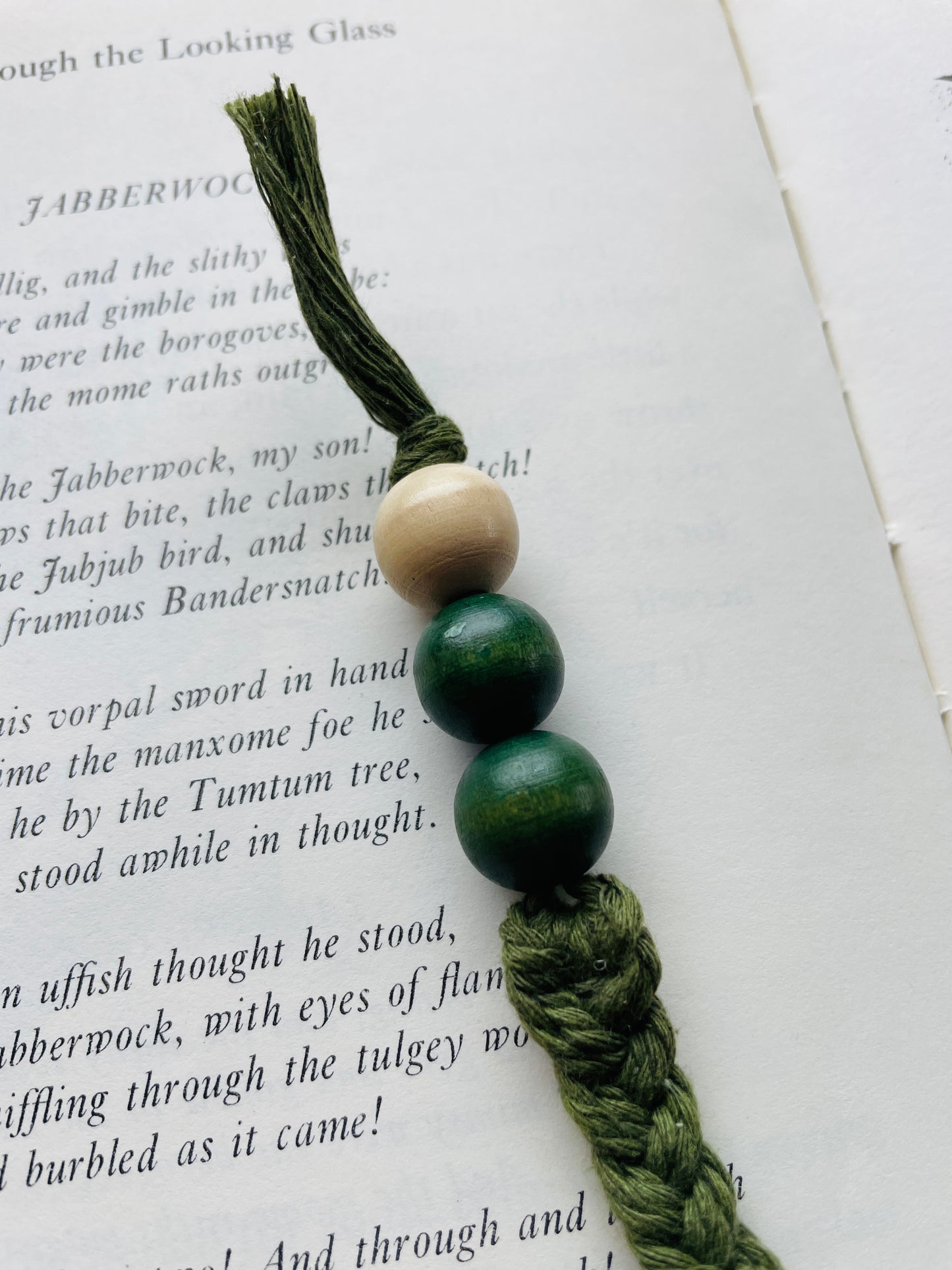 Macramé Bookmark · Forest Green · Green & Beige Beads · 10"