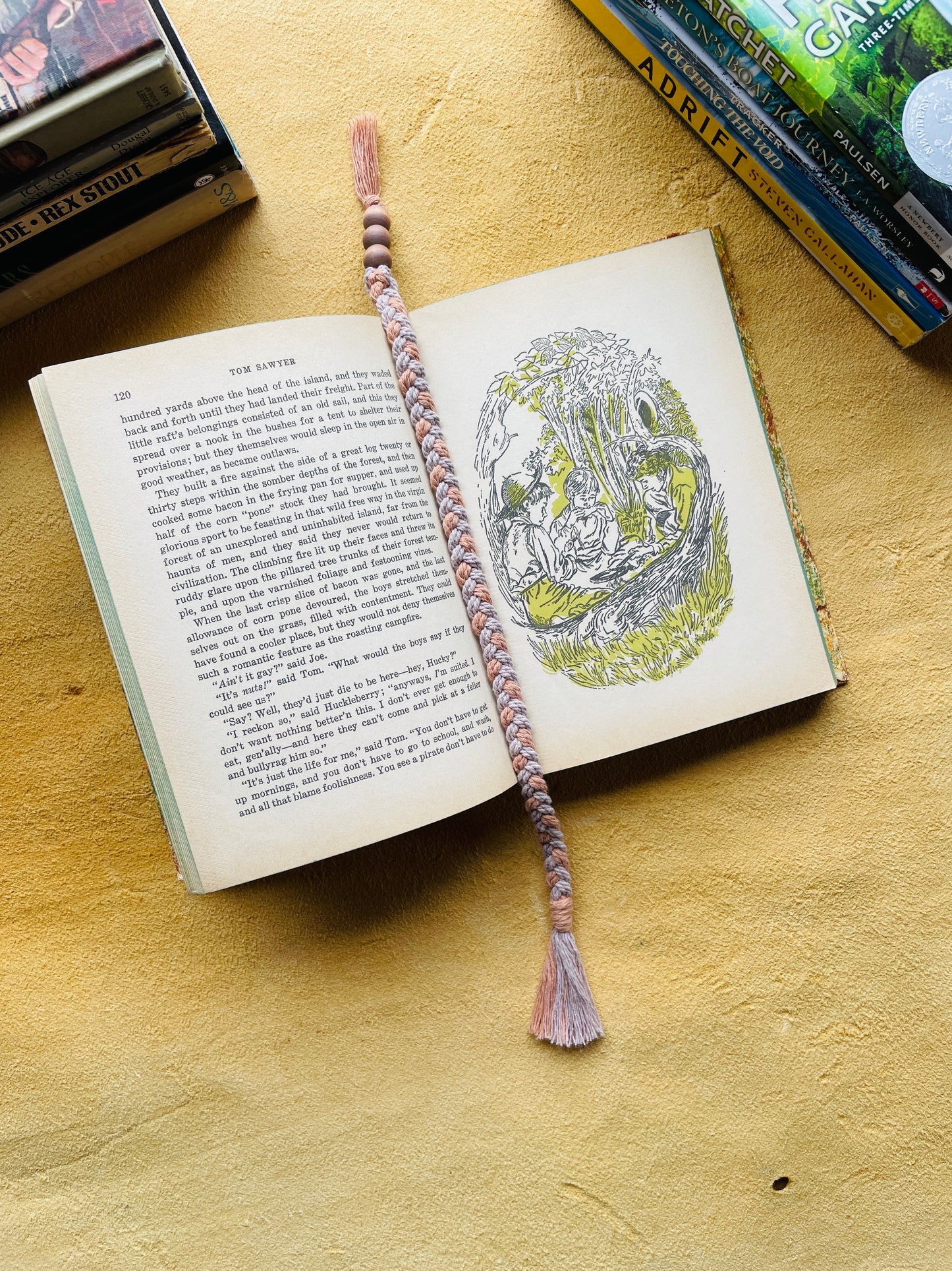 Macramé Bookmark · Pale Purple, Dusty Rose Combo · Dusty Brown Beads · 11"