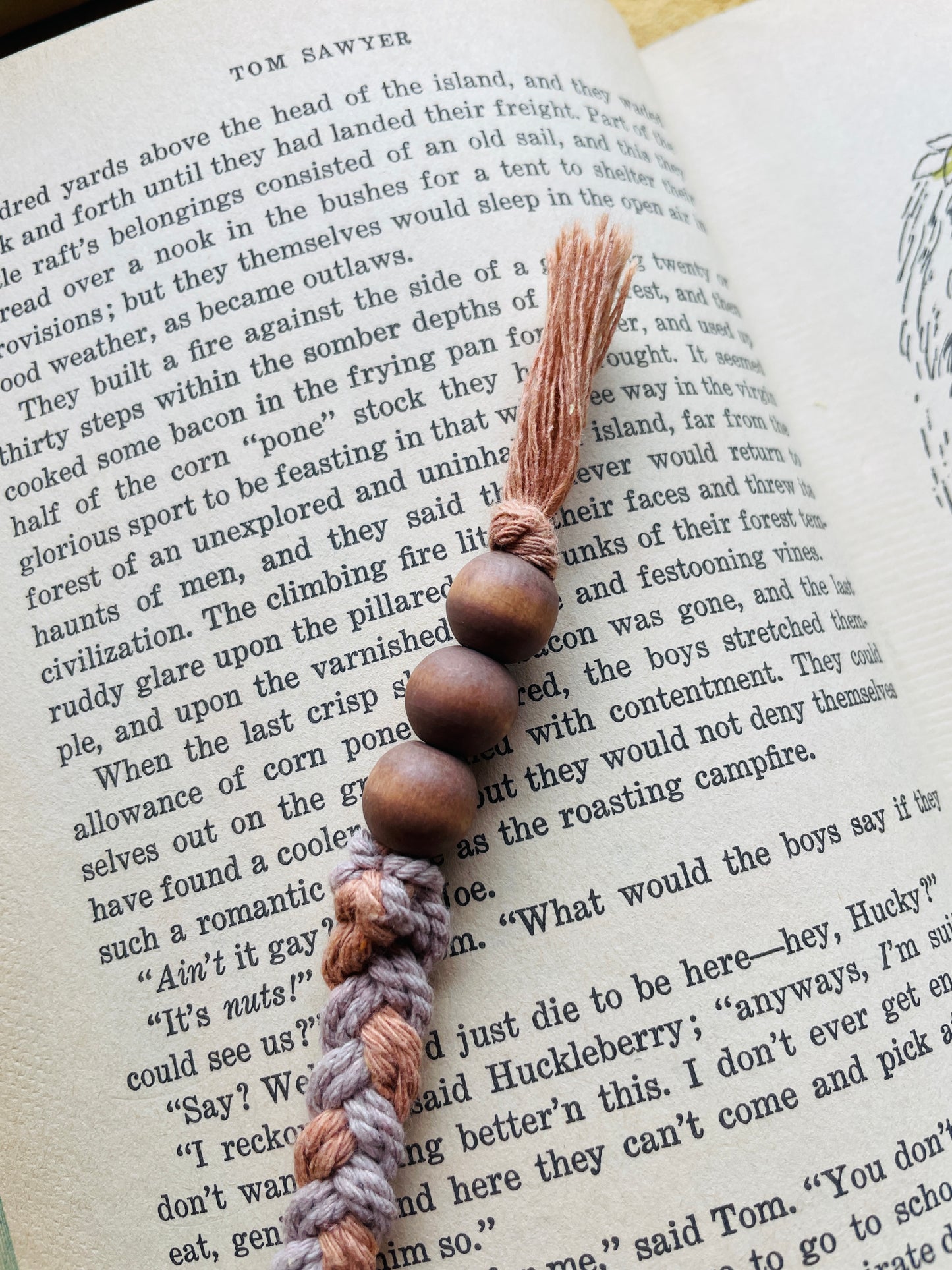 Macramé Bookmark · Pale Purple, Dusty Rose Combo · Dusty Brown Beads · 11"