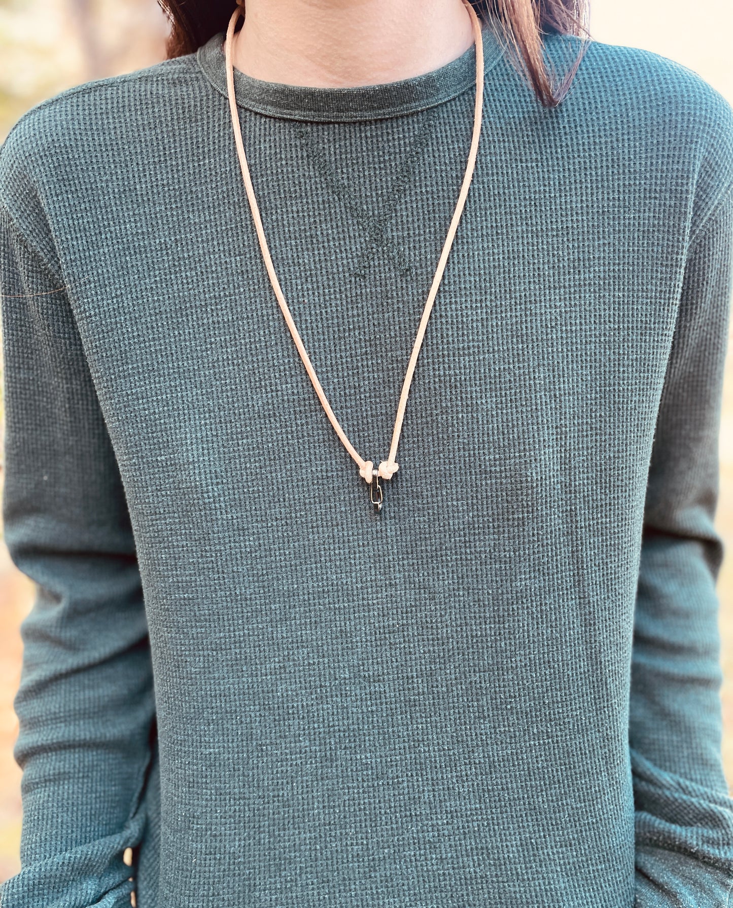 Ring Keeper · Leather (3mm) · Natural  · Carabiner (sm) · Gunmetal black