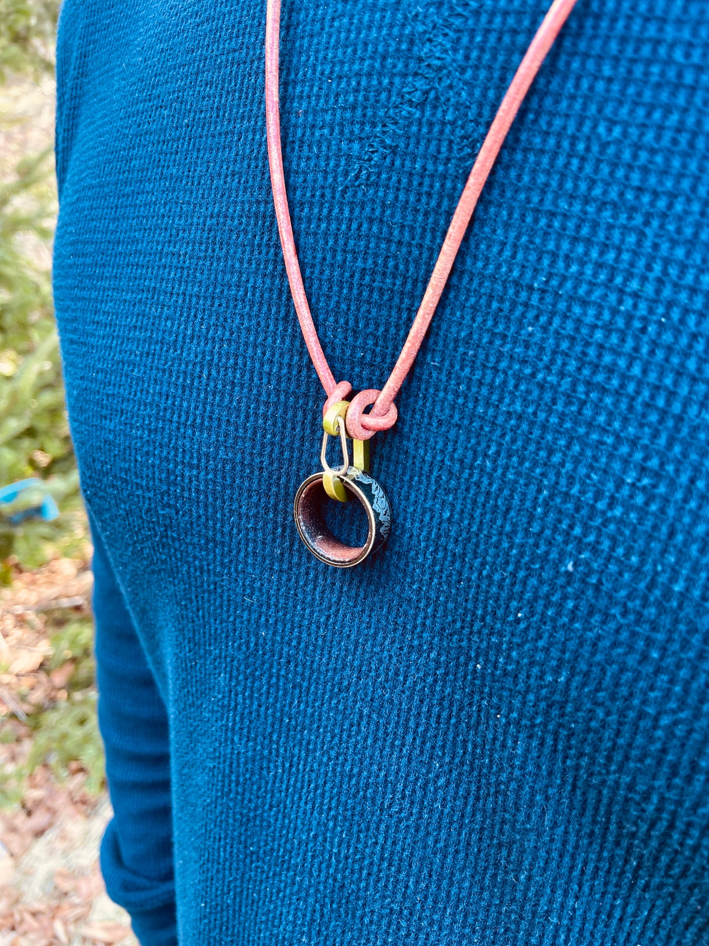 Ring Keeper · Leather (3mm)  · Distressed Umber  · Carabiner (m) · Metallic lime