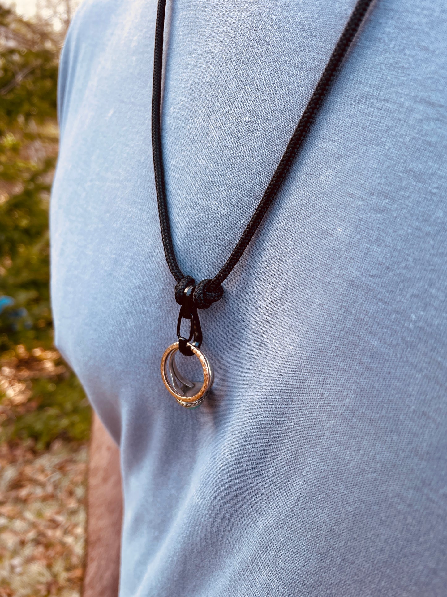 Ring Keeper · Paracord (3mm) · Black  · Carabiner (sm) · Black