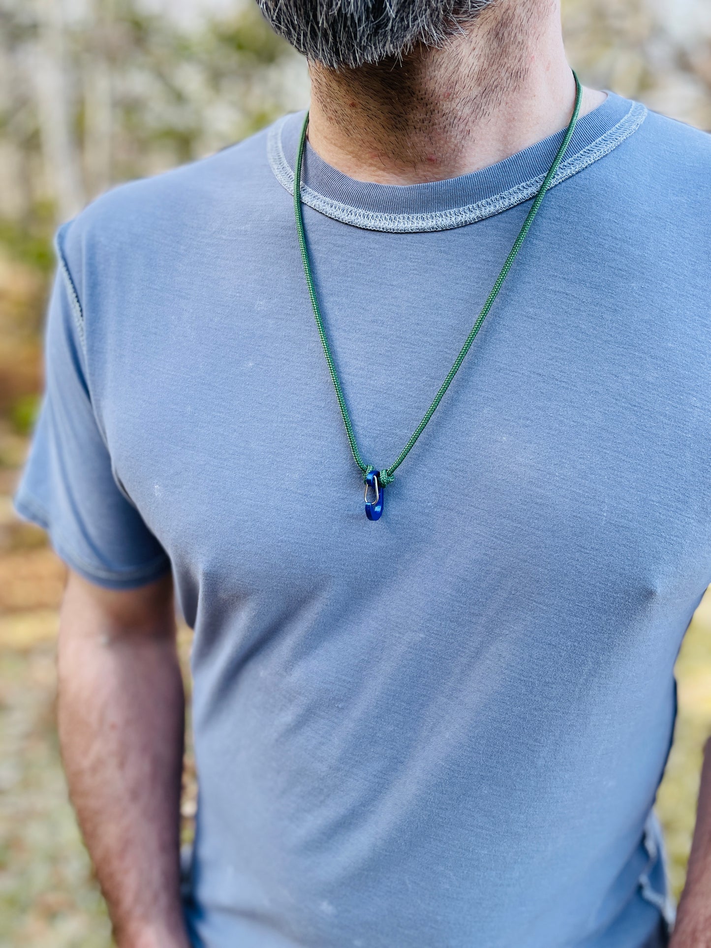 Ring Keeper · Paracord (3mm) · Forest Green  · Carabiner (m) · Metallic Blueberry
